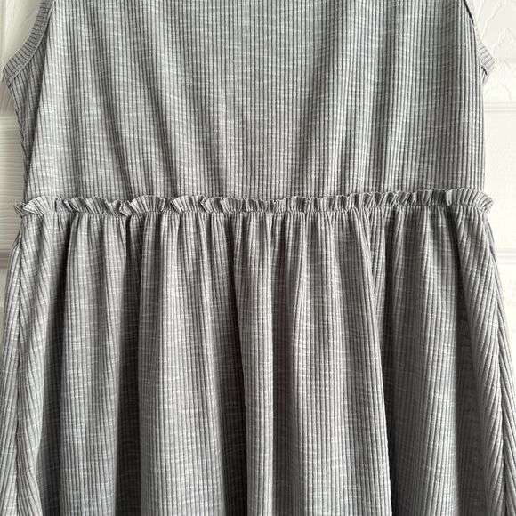 Women's Dress Gray Size M Sleeveless Ribbed Knee-Length - Picture 4 of 9